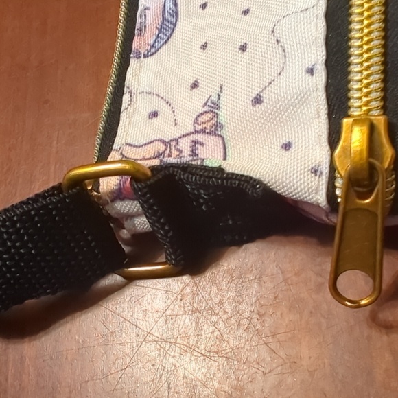 NWOT Adorable Winnie the Pooh Loungefly Crossbody - Picture 7 of 7